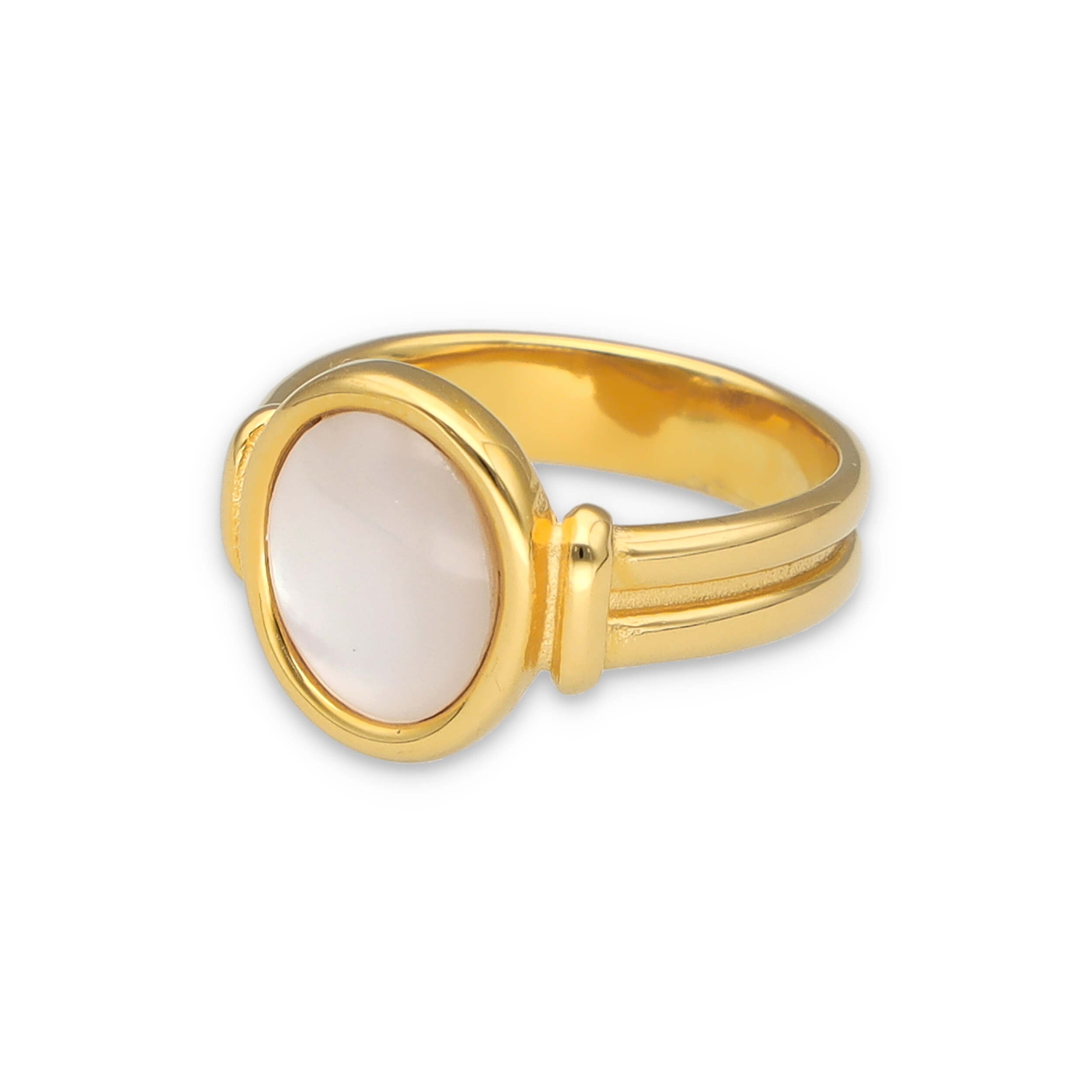 Ring aus vergoldetem Edelstahl mit ovaler Perlmuttfläche. Von Schmucktick. 