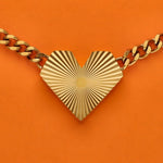 Detailbild Goldene HEARTCORE Statement-Kette 40 cm mit Cuban Chain und Herzanhänger aus Edelstahl